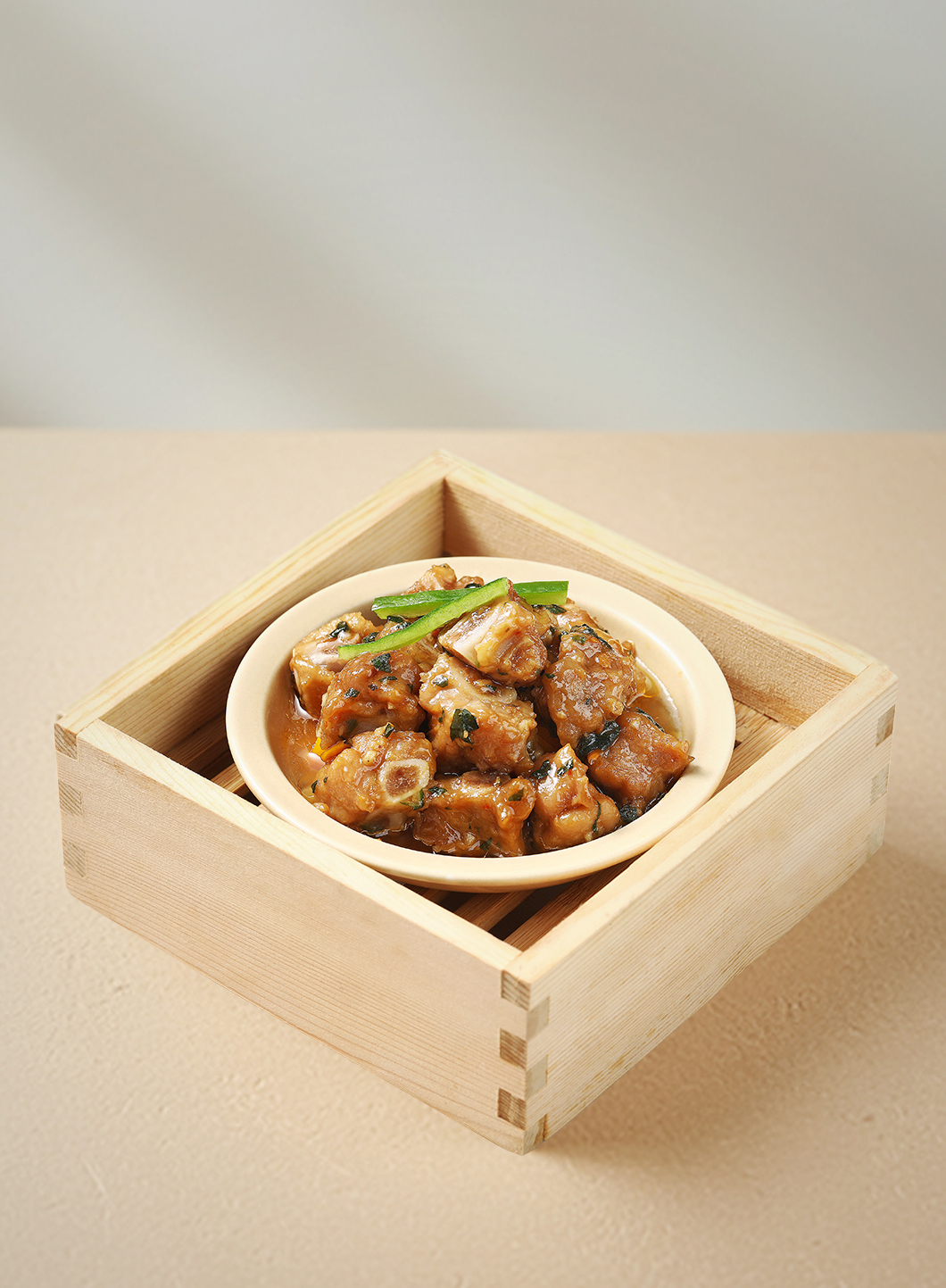 Steamed Spare Ribs 
with Perilla and Ginger